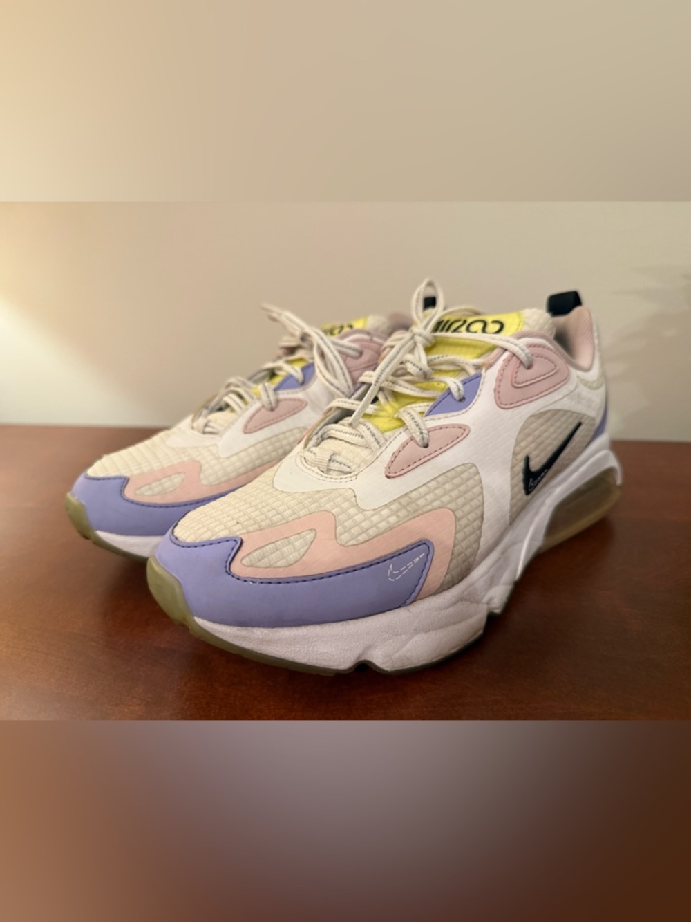 Nike women’s 7.5 air max 200 off white, purple, pink